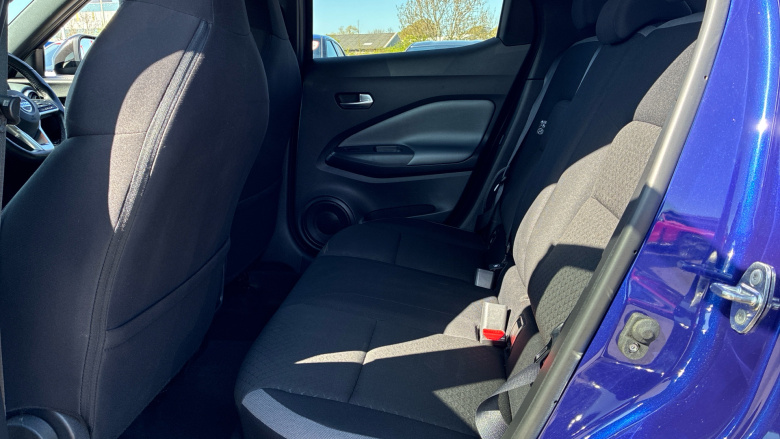 Nissan Juke 1.0 DiG-T N-Connecta 5dr Petrol Hatchback